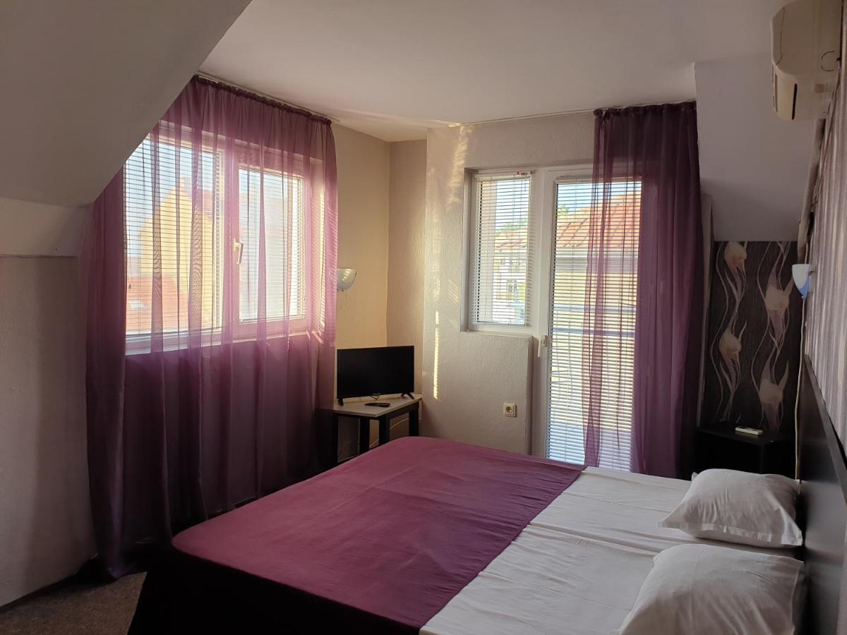 Guest House Taligarov Pomorie Ngoại thất bức ảnh