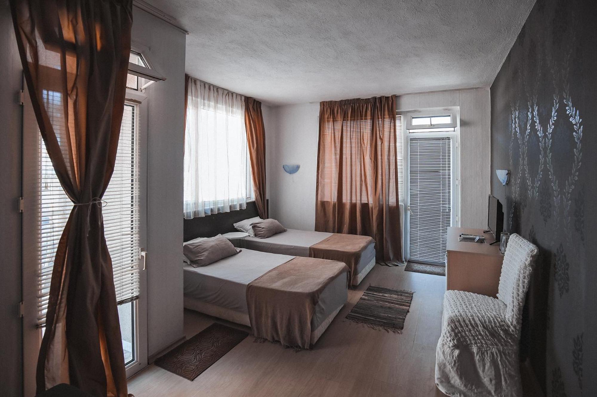 Guest House Taligarov Pomorie Ngoại thất bức ảnh